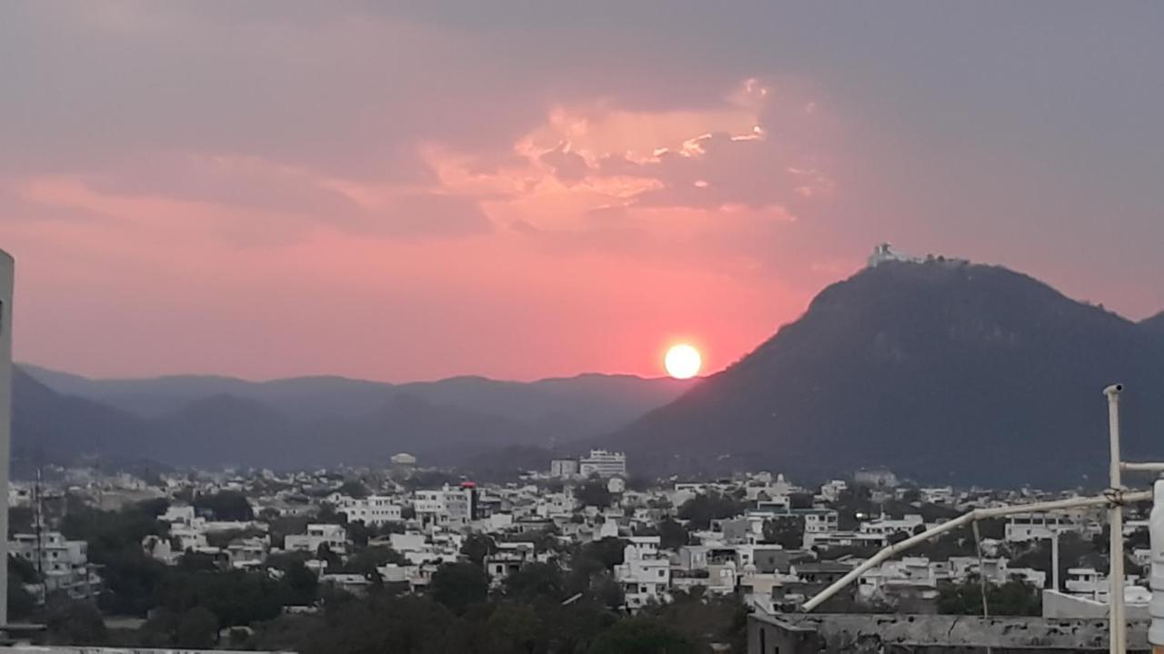 Yellow Heights Udaipur Exterior photo